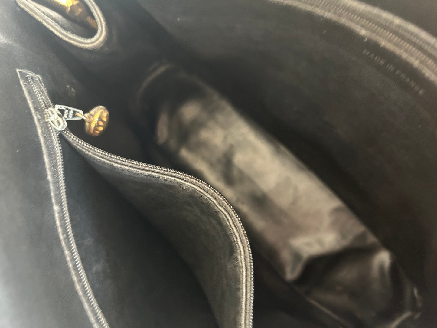 Chanel CC caviar shoulder bag
