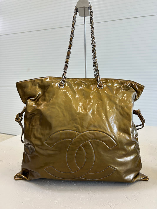 Chanel taske Enamel Tote i olivengrøn – Sjælden farve