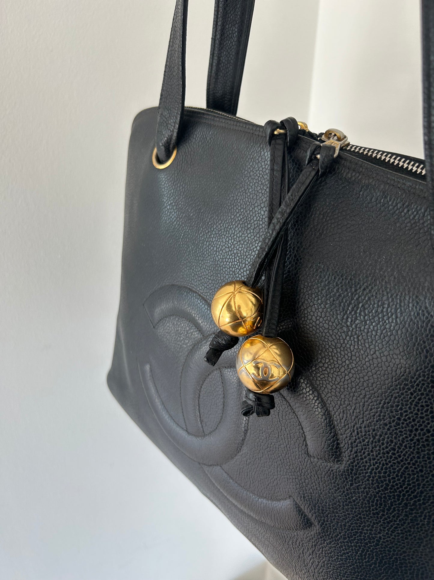 Chanel CC caviar shoulder bag